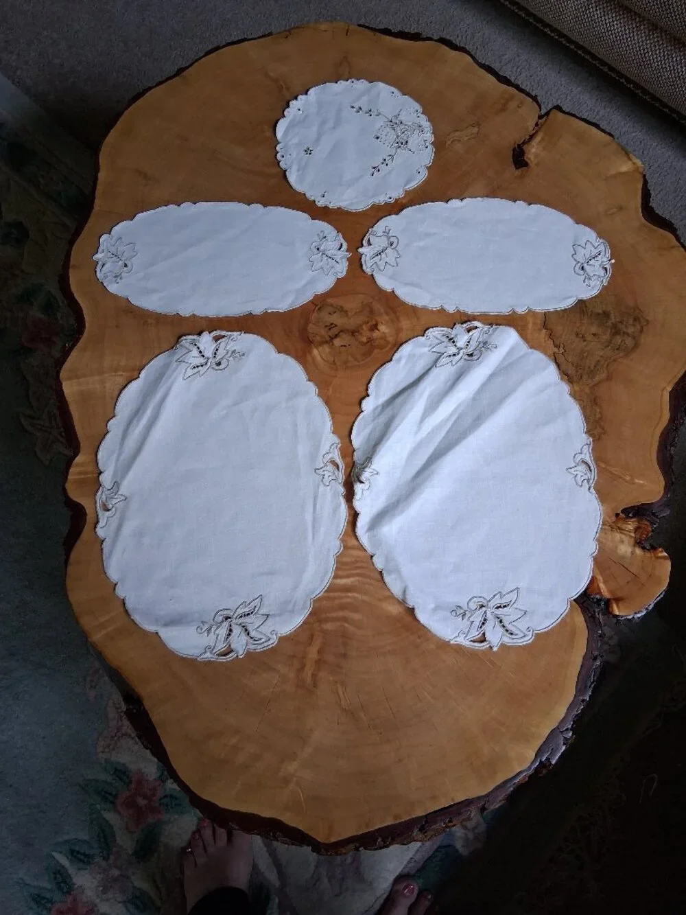 Vintage  Doily & Dresser Scarf Set – 5 Pc Mixed Sizes